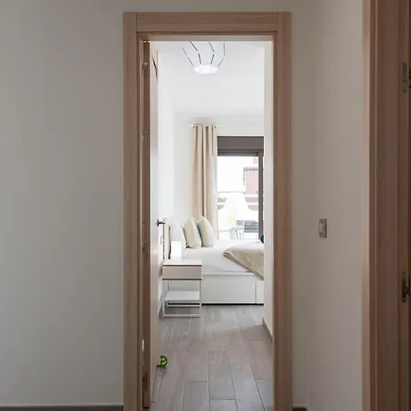 Homeforguest Flat With Large Terrace In Modern Residential Complex With Swimming Pool Apartman *