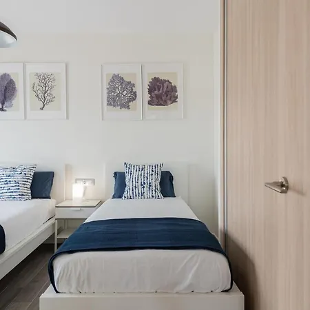 Homeforguest Flat With Large Terrace In Modern Residential Complex With Swimming Pool Apartman *