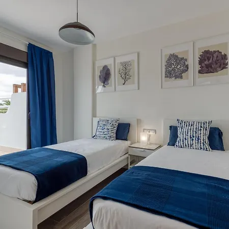 Apartman Homeforguest Flat With Large Terrace In Modern Residential Complex With Swimming Pool