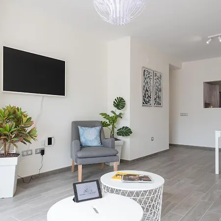 Homeforguest Flat With Large Terrace In Modern Residential Complex With Swimming Pool Апартаменты